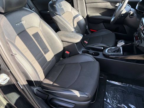 Used 2023 Kia Forte GT-Line image 23