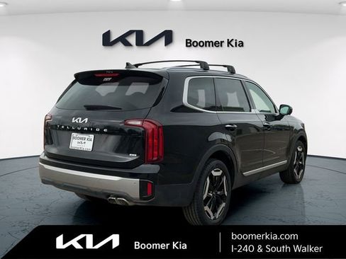 Certified 2025 Kia Telluride S image 5