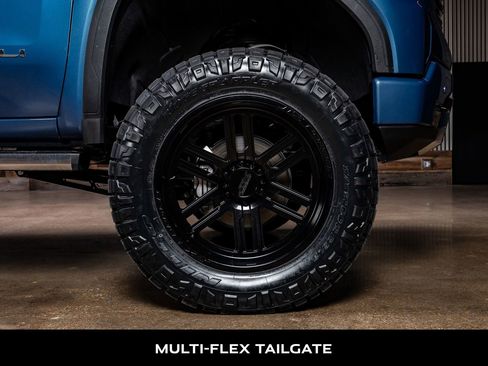 Used 2025 GMC Sierra 1500 Denali Ultimate image 12