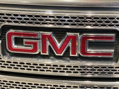 Used 2016 GMC Acadia Denali image 10