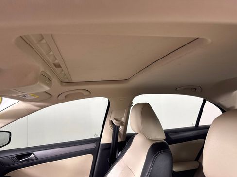 Used 2013 Volkswagen Jetta SEL image 15