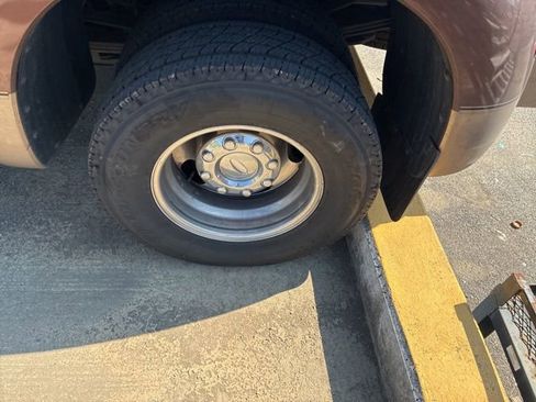 Used 2012 Ford F350 Lariat w/ Chrome Pkg RWD image 8