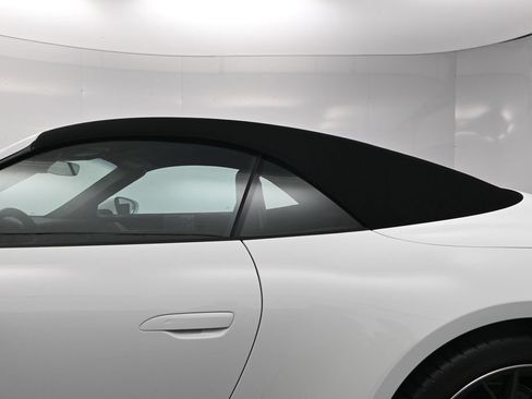 Used 2025 Porsche 911 Carrera RWD image 30