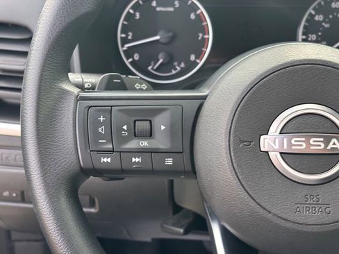 Used 2024 Nissan Rogue S image 15