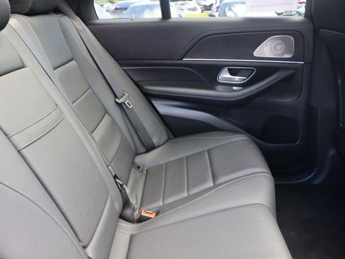 Used 2025 Mercedes-Benz GLE 450e 4MATIC w/ AMG Line Exterior image 18