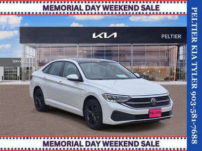 Used 2023 Volkswagen Jetta SE w/ Panoramic Sunroof Package