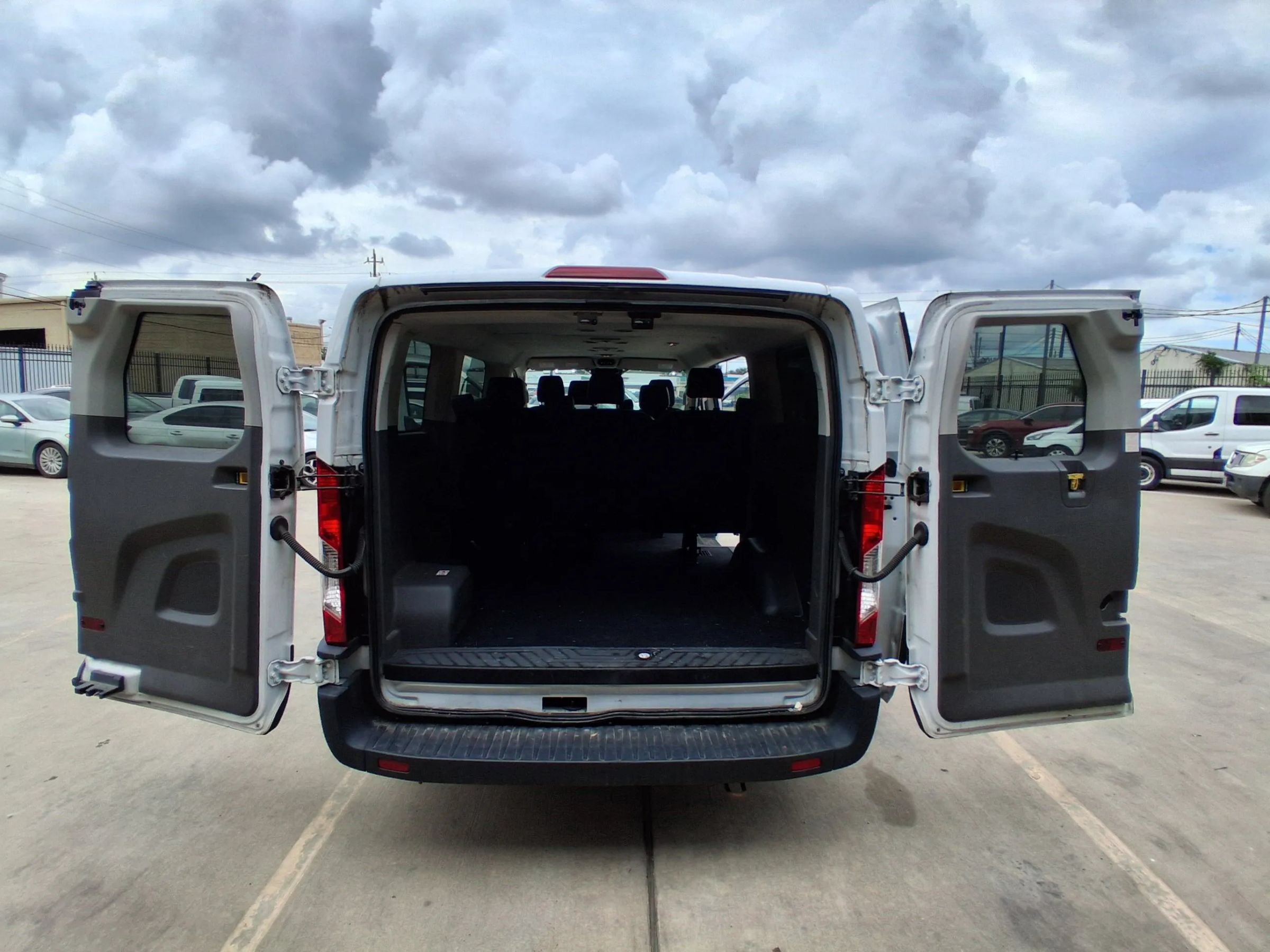 Used 2020 Ford Transit 150 XL RWD image 22