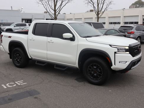 Used 2023 Nissan Frontier PRO-4X w/ Pro-4X Premium Package image 2