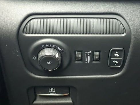 Used 2025 Jeep Grand Wagoneer Series III w/ Rear Seat Video Group 1 AWD/4WD image 31