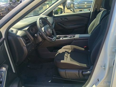 Used 2024 Nissan Rogue S AWD/4WD image 25