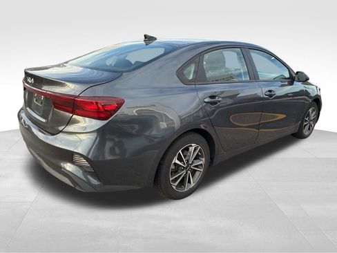 Used 2023 Kia Forte LXS FWD image 5