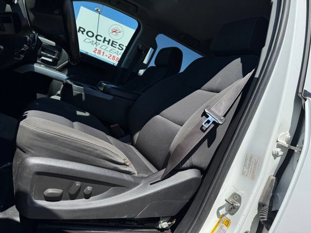 Used 2015 Chevrolet Silverado 2500 LT AWD/4WD image 4
