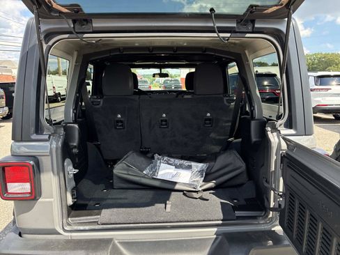 Used 2022 Jeep Wrangler Unlimited Sport AWD/4WD image 11
