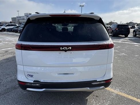 Used 2024 Kia Carnival SX Prestige image 7