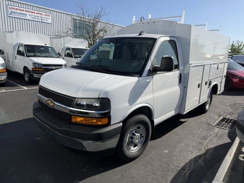 New 2026 Chevrolet Express 3500 w/ Power Convenience Package RWD image 4