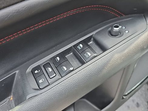 Used 2025 Jeep Compass Trailhawk AWD/4WD image 8