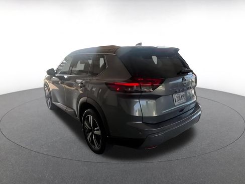Used 2026 Nissan Rogue SL AWD/4WD image 10