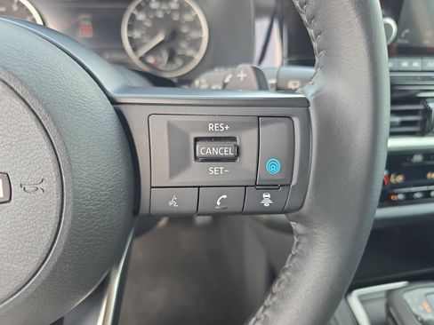 Used 2024 Nissan Pathfinder SV AWD/4WD image 23