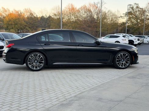 Used 2021 BMW 740i w/ M Sport Package image 7