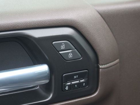 Used 2023 GMC Sierra 2500 Denali AWD/4WD image 15