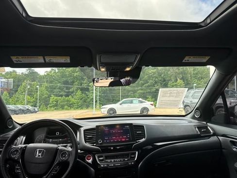 Used 2021 Honda Ridgeline Black Edition image 16