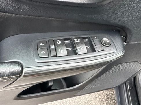 Used 2016 Jeep Cherokee Limited AWD/4WD image 9