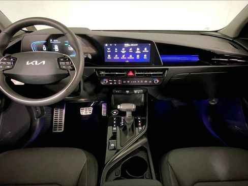 Certified 2025 Kia Niro SX Touring FWD image 15
