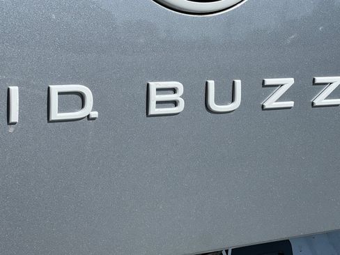 New 2025 Volkswagen ID. Buzz Pro S RWD image 27