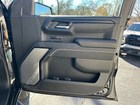 Used 2025 GMC Sierra 1500 AT4X image 15