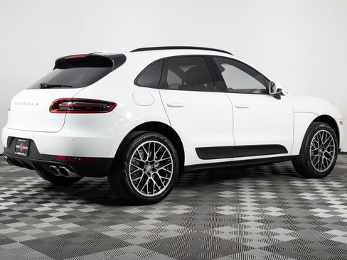 Used 2016 Porsche Macan S w/ Infotainment Package image 8