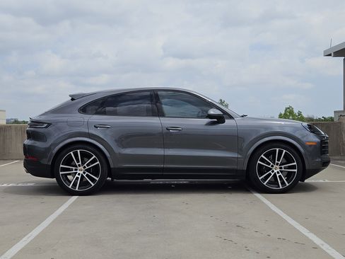 Used 2024 Porsche Cayenne S image 9