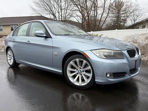 Used 2011 BMW 328i xDrive Sedan image 2