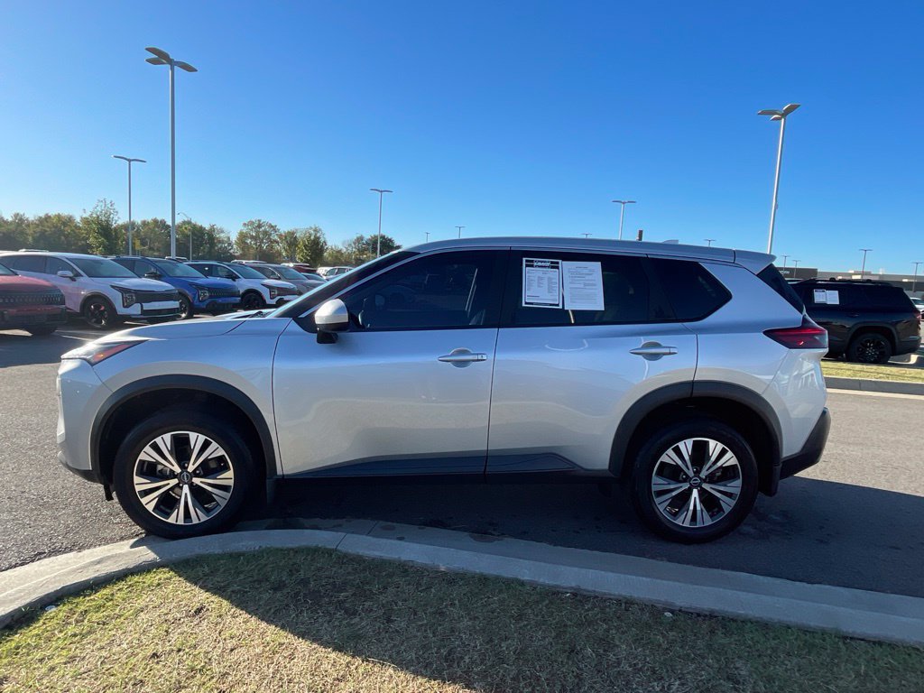Used 2023 Nissan Rogue SV FWD image 5