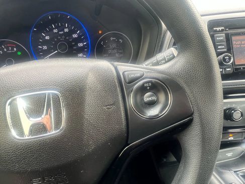 Used 2020 Honda HR-V LX image 16