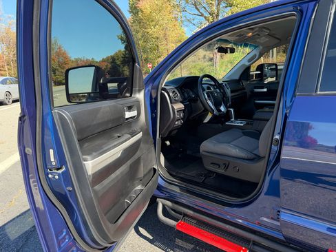 Used 2015 Toyota Tundra SR5 w/ TRD Off Road Package image 9