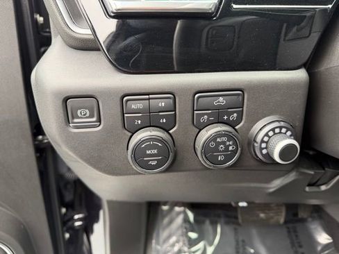 Used 2022 Chevrolet Silverado 1500 LT Trail Boss w/ Protection Package image 17