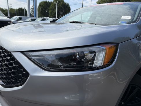 Used 2022 Ford Edge ST-Line AWD/4WD image 5