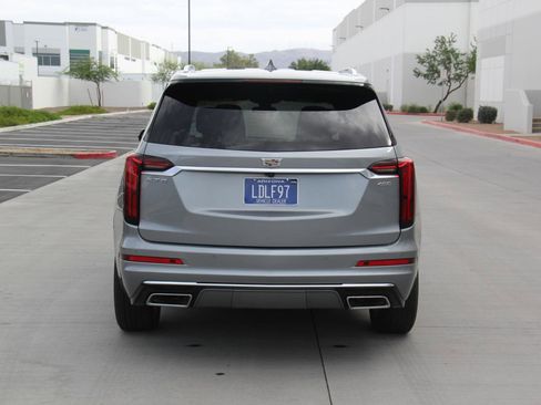 Used 2024 Cadillac XT6 Premium Luxury FWD image 6