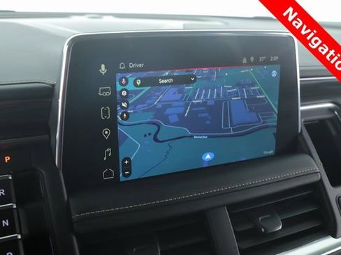 Used 2023 GMC Yukon SLT w/ SLT Premium Package image 5