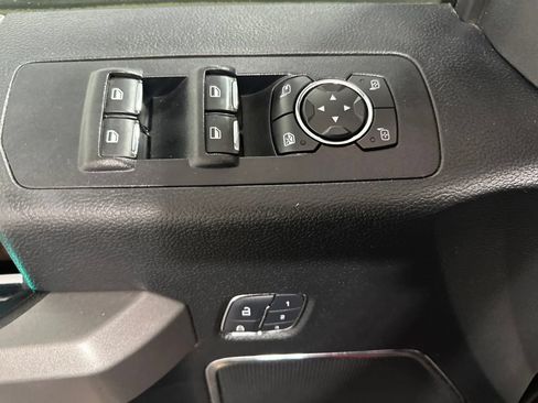 Used 2017 Ford F150 Platinum w/ Equipment Group 701A Luxury AWD/4WD image 14