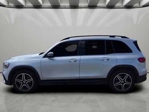 Used 2022 Mercedes-Benz GLB 250 4MATIC image 2