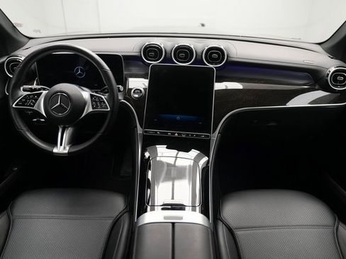 Used 2024 Mercedes-Benz GLC 300 4MATIC image 30