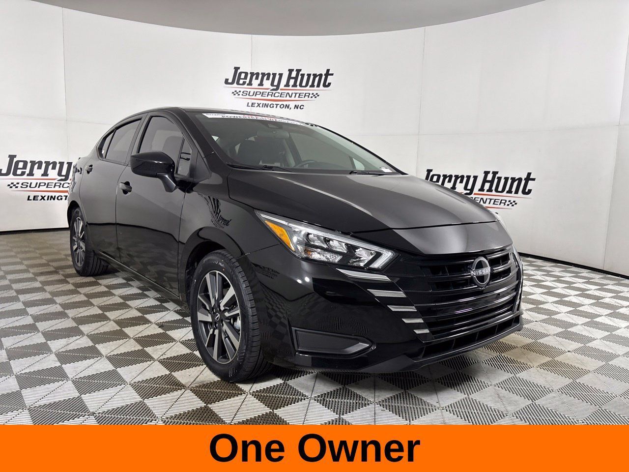 Used 2025 Nissan Versa SV w/ Trunk Package FWD image 4