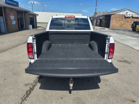 Used 2017 RAM 1500 Classic SLT AWD/4WD image 7