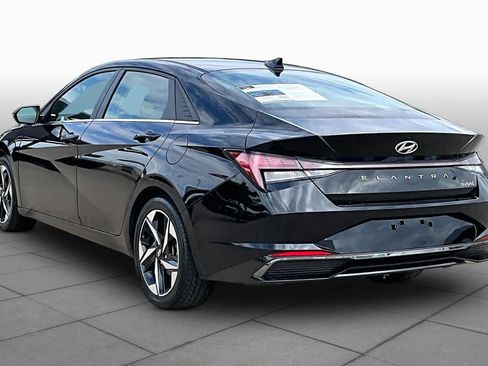 Used 2021 Hyundai Elantra Limited w/ Cargo Package FWD image 9