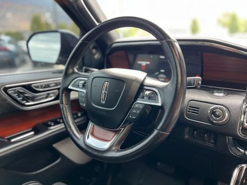 Used 2021 Lincoln Navigator L Reserve AWD/4WD image 11
