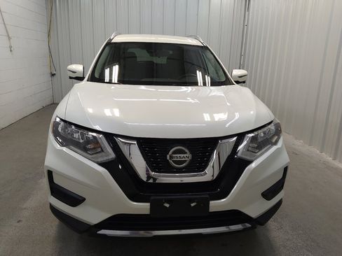 Used 2019 Nissan Rogue SV w/ Premium Package AWD/4WD image 14