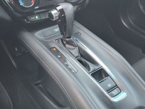 Certified 2018 Honda HR-V LX image 19