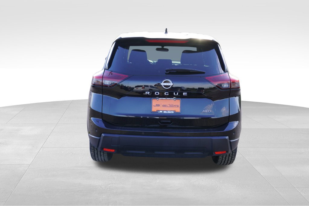 Used 2025 Nissan Rogue SV AWD/4WD image 6