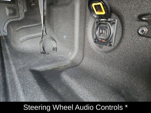 Used 2022 Nissan Frontier PRO-4X image 14